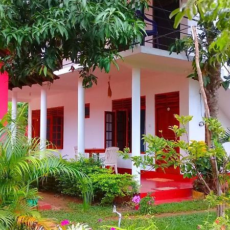 Mountain Heaven Inn Mirissa Bagian luar foto