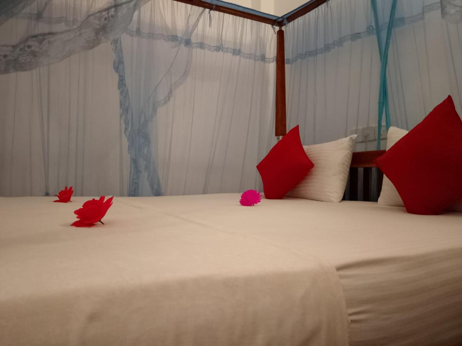 Mountain Heaven Inn Mirissa Bagian luar foto