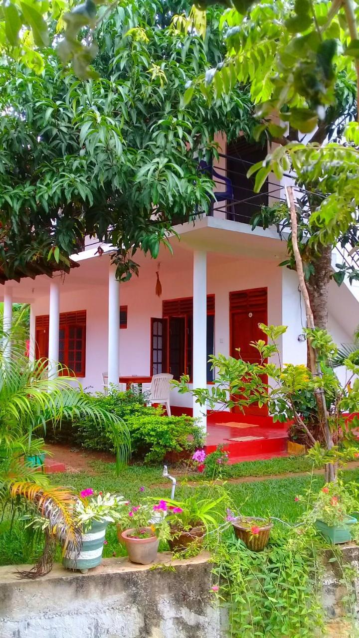 Mountain Heaven Inn Mirissa Bagian luar foto