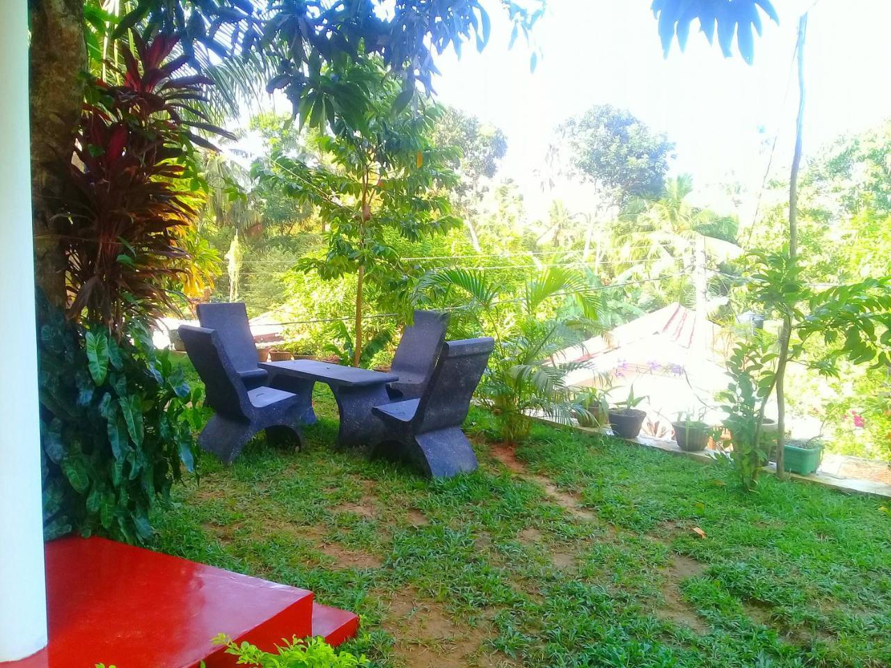 Mountain Heaven Inn Mirissa Bagian luar foto