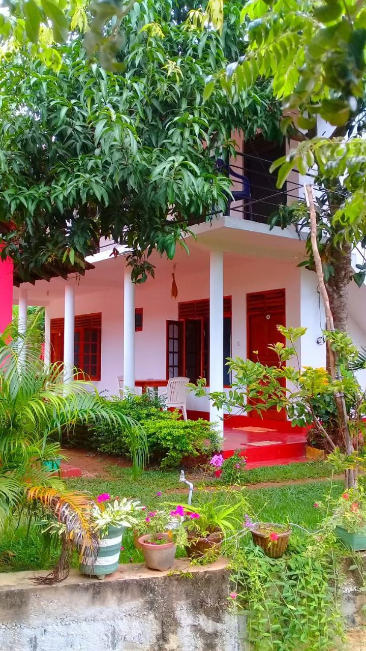 Mountain Heaven Inn Mirissa Bagian luar foto
