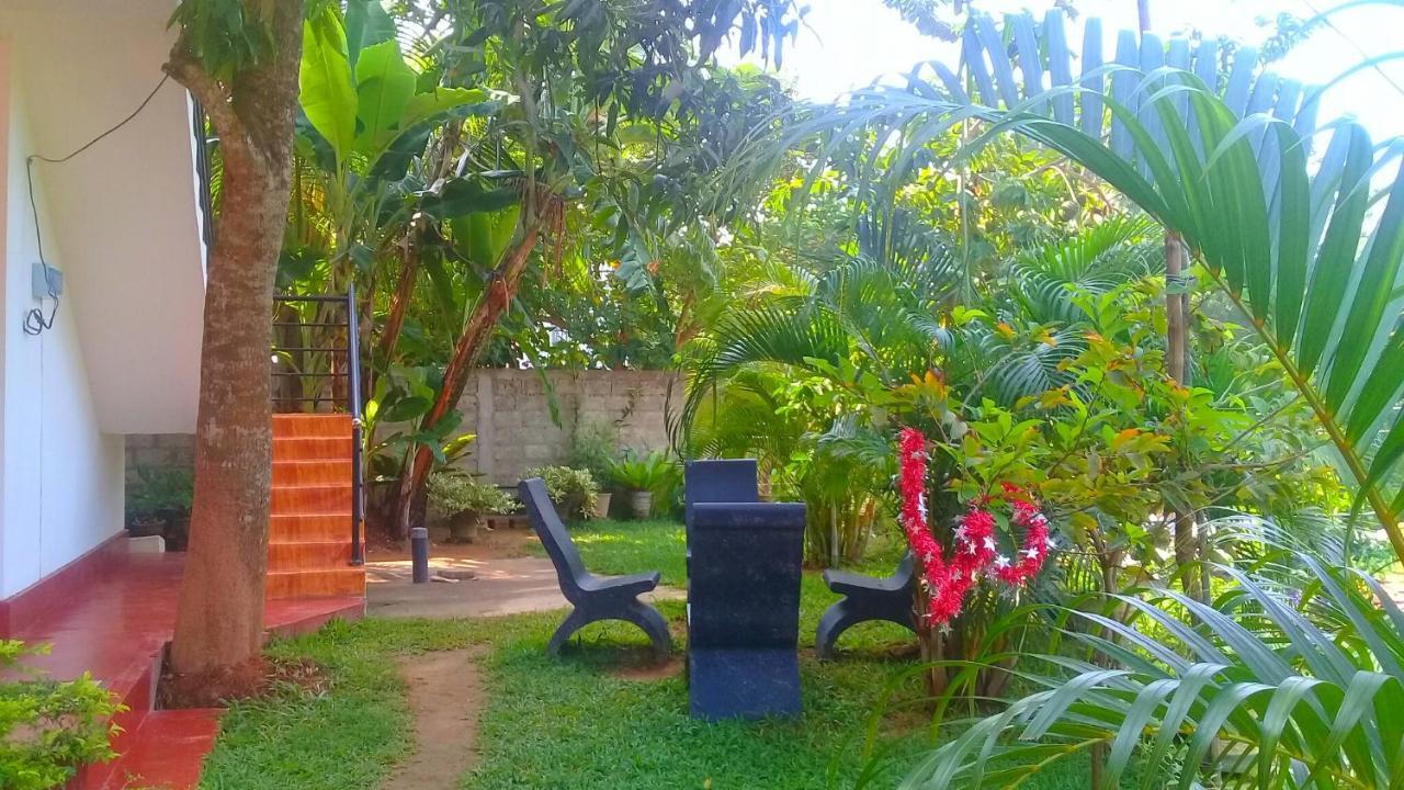 Mountain Heaven Inn Mirissa Bagian luar foto