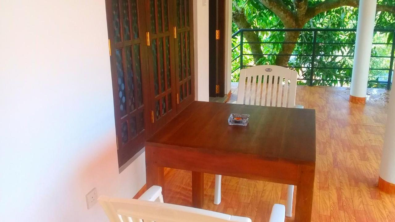 Mountain Heaven Inn Mirissa Bagian luar foto
