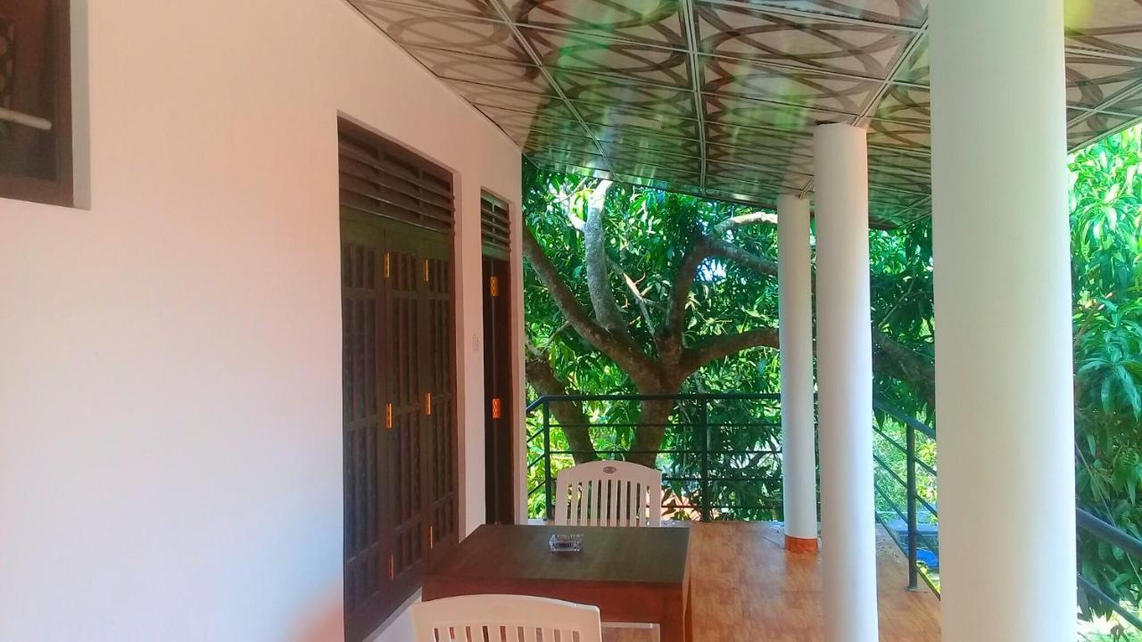 Mountain Heaven Inn Mirissa Bagian luar foto