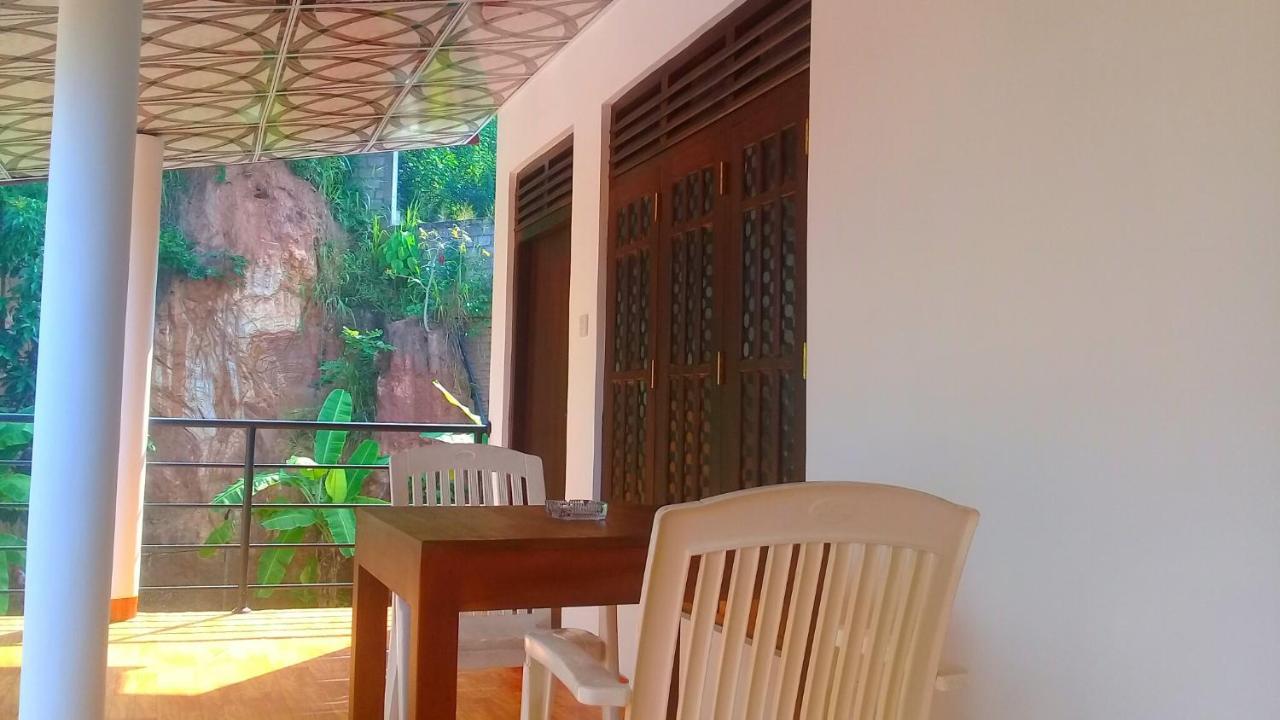 Mountain Heaven Inn Mirissa Bagian luar foto